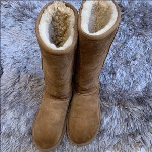 UGG TALL BOOTS.